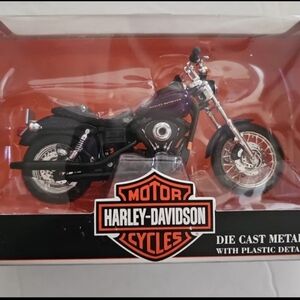 Maisto 1:18 Scale Harley Davidson 2000 FXDX Dyna Super Glide Sport Motorcycle